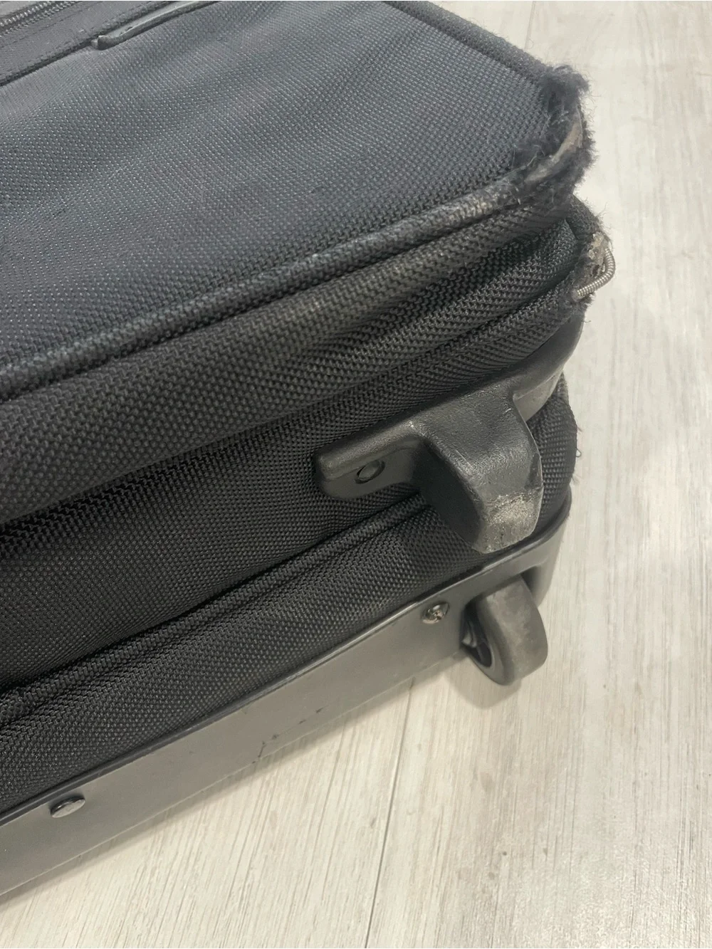 Briggs & Riley Black Rolling Laptop Briefcase with Telescoping Handle
